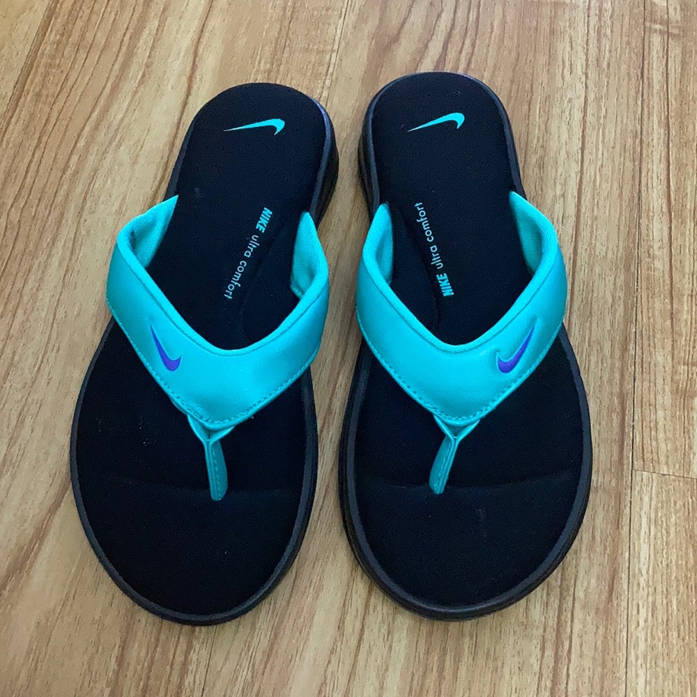 NWOT Nike Ultra Comfort Sandals